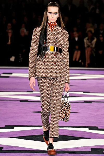 Look 8